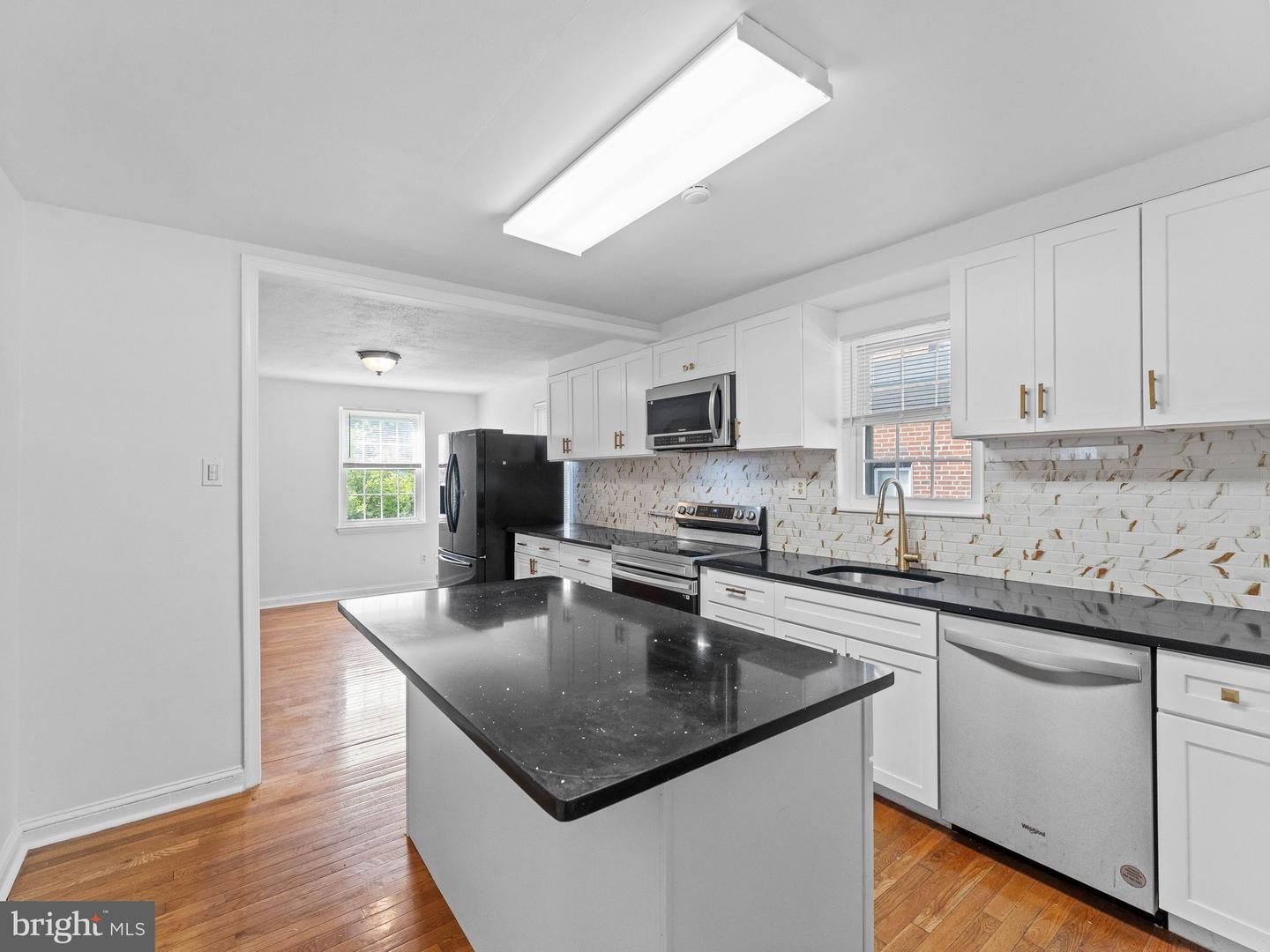 20 Davis Ave Property Photo 13