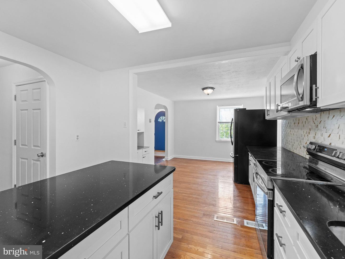 20 Davis Ave Property Photo 14