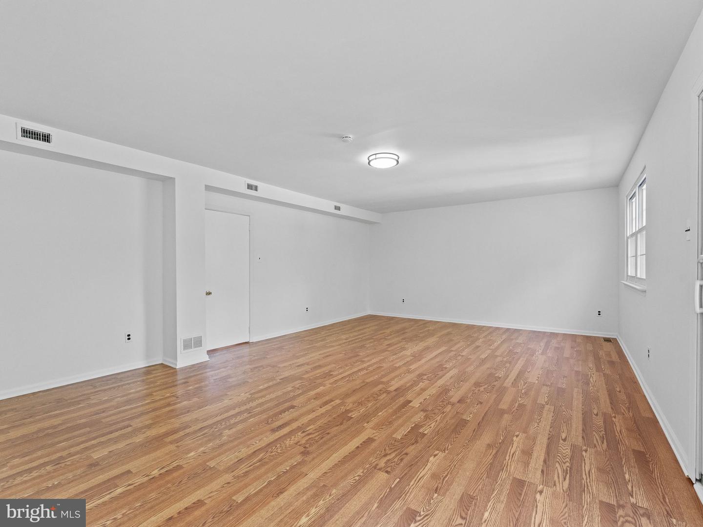 20 Davis Ave Property Photo 28