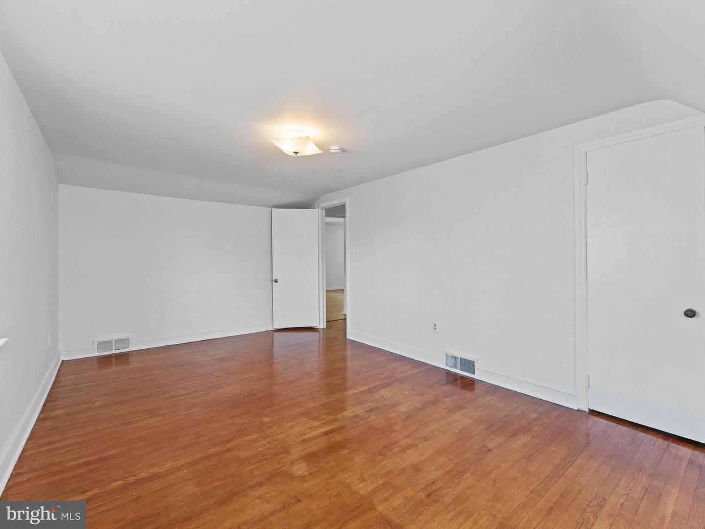 20 Davis Ave Property Photo 35