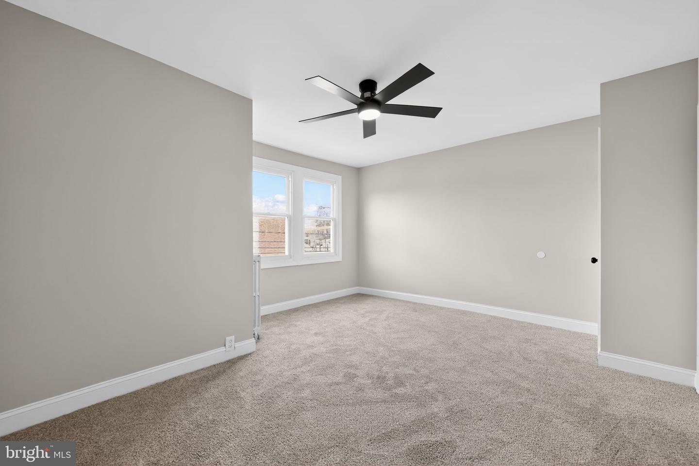 22 Summit St Property Photo 9