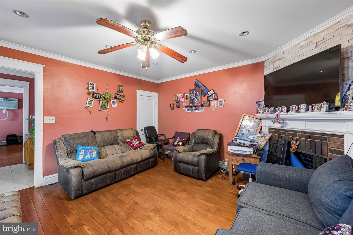 7209 Penarth Ave Property Photo 4