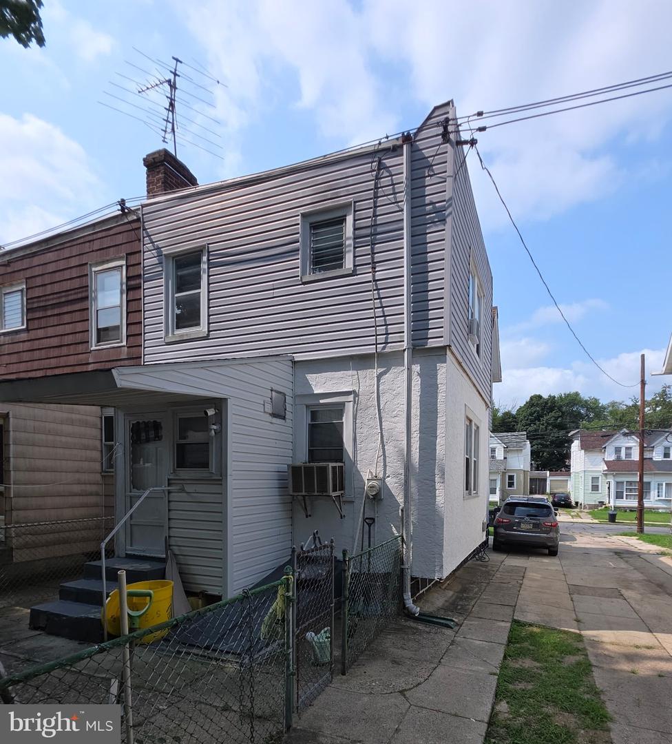 517 Cypress St Property Photo 13