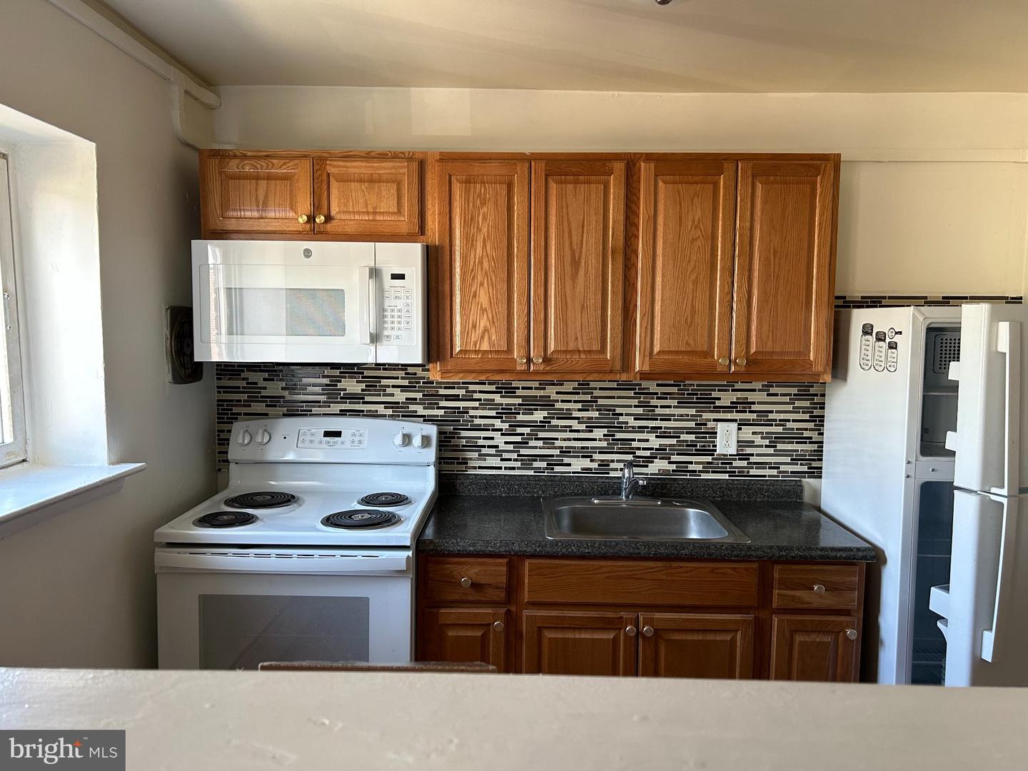 3941 JAMES ST #B3 Property Photo 1