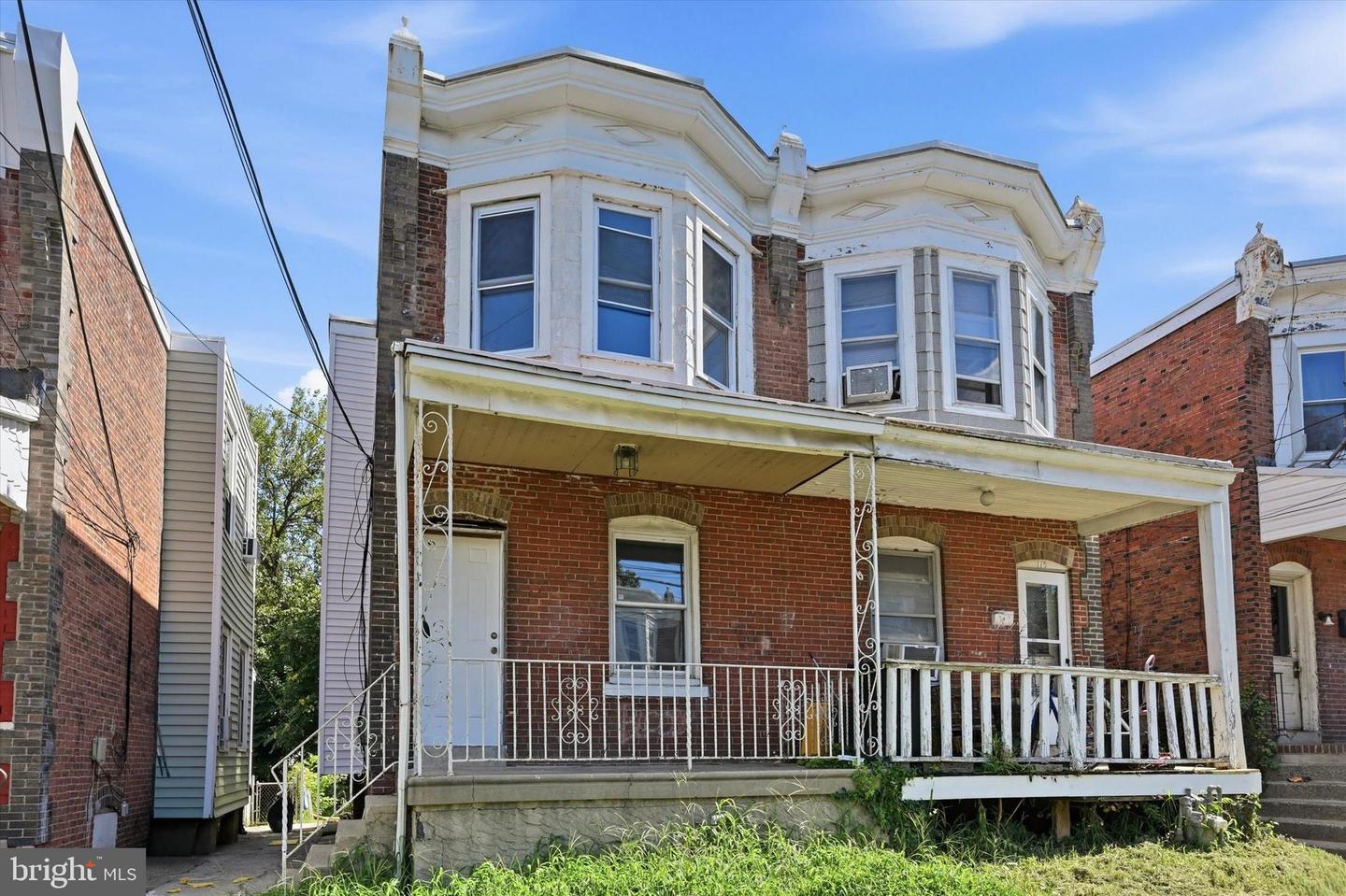 121 PINE ST Property Photo 1