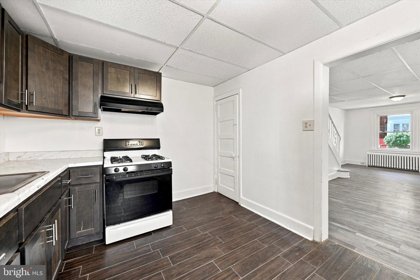 121 Pine St Property Photo 7