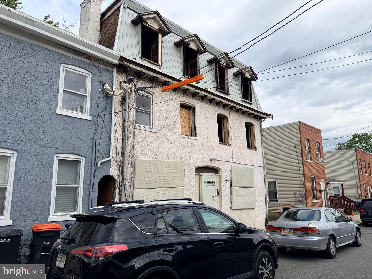 1113-1115 Upland St Property Photo 2