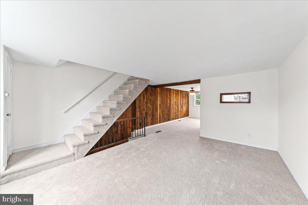 5205 Westbrook Dr Property Photo 2