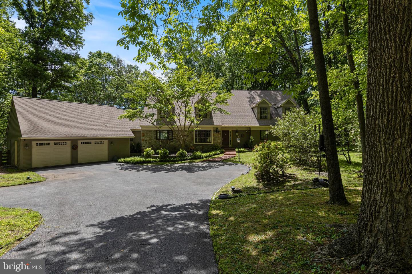 3 Hickory Ln Property Photo 73