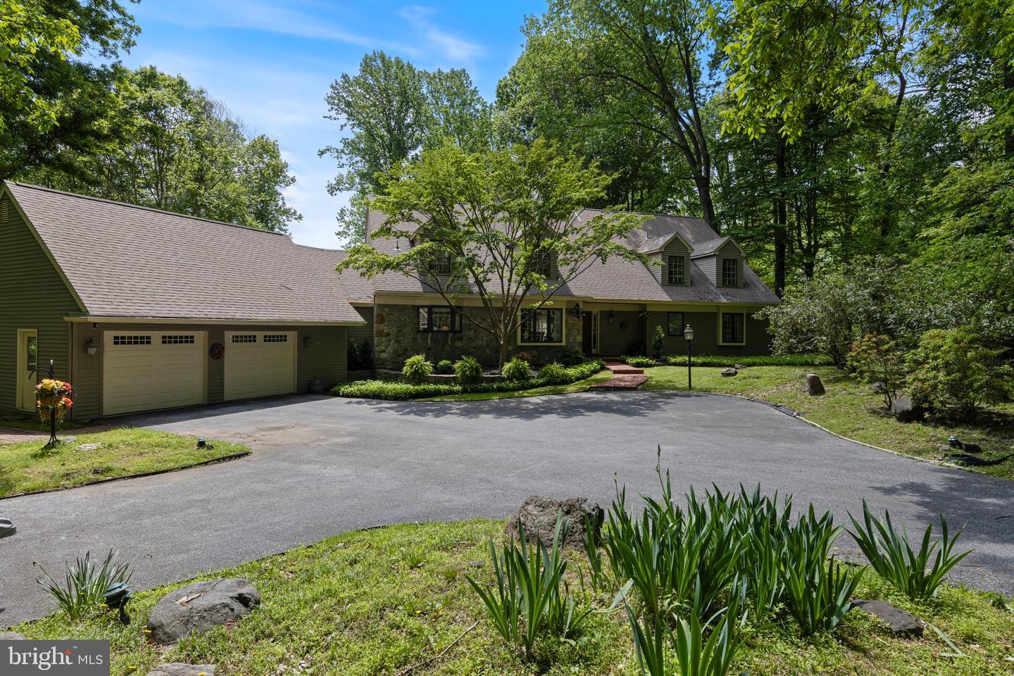 3 Hickory Ln Property Photo 78