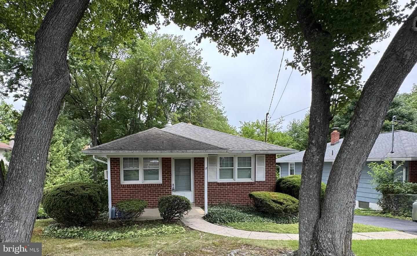17 Walnut Rd Property Photo 1