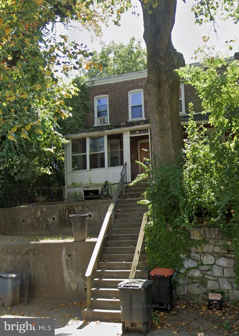 113 E 13th St Property Photo 1