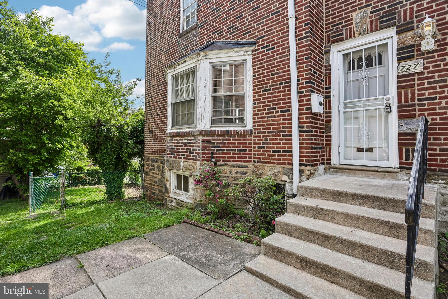 727 CYPRESS ST Property Photo 1