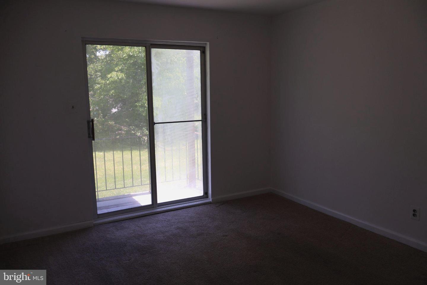 601 Country Ln Property Photo 10