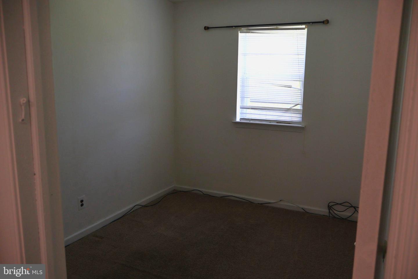601 Country Ln Property Photo 11