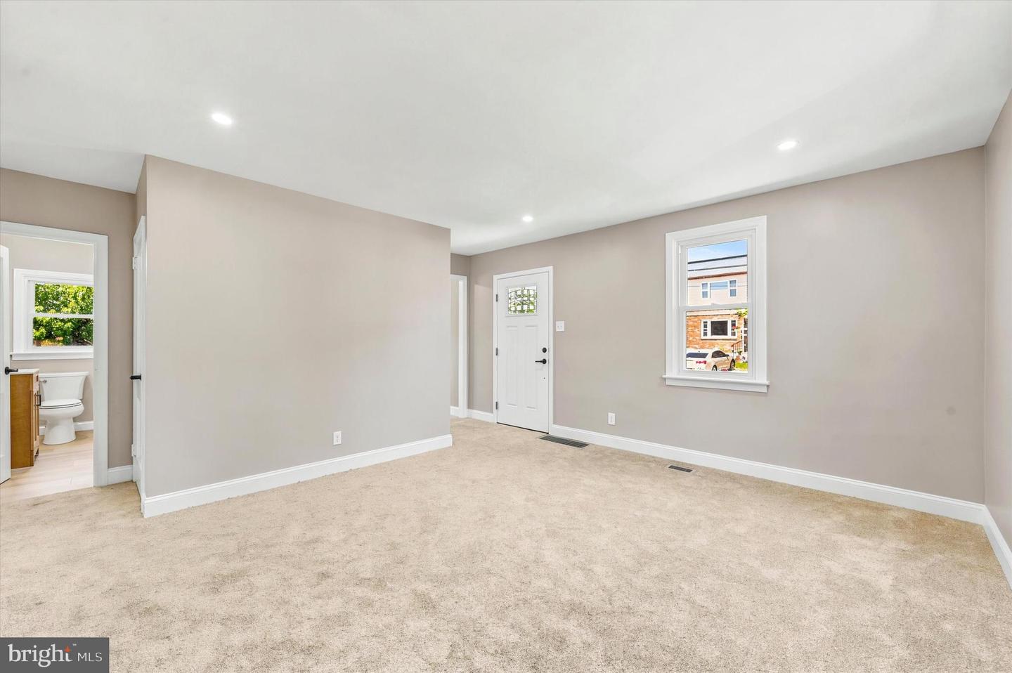 1022 Lawnton Ter Property Photo 5