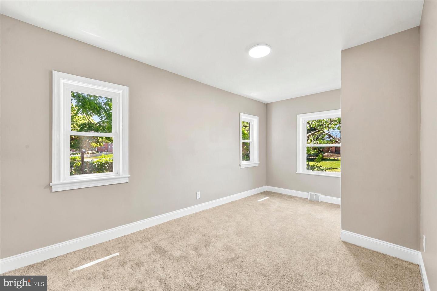 1022 Lawnton Ter Property Photo 21