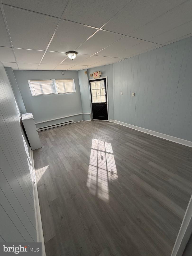671 Long Ln #b Property Photo 8