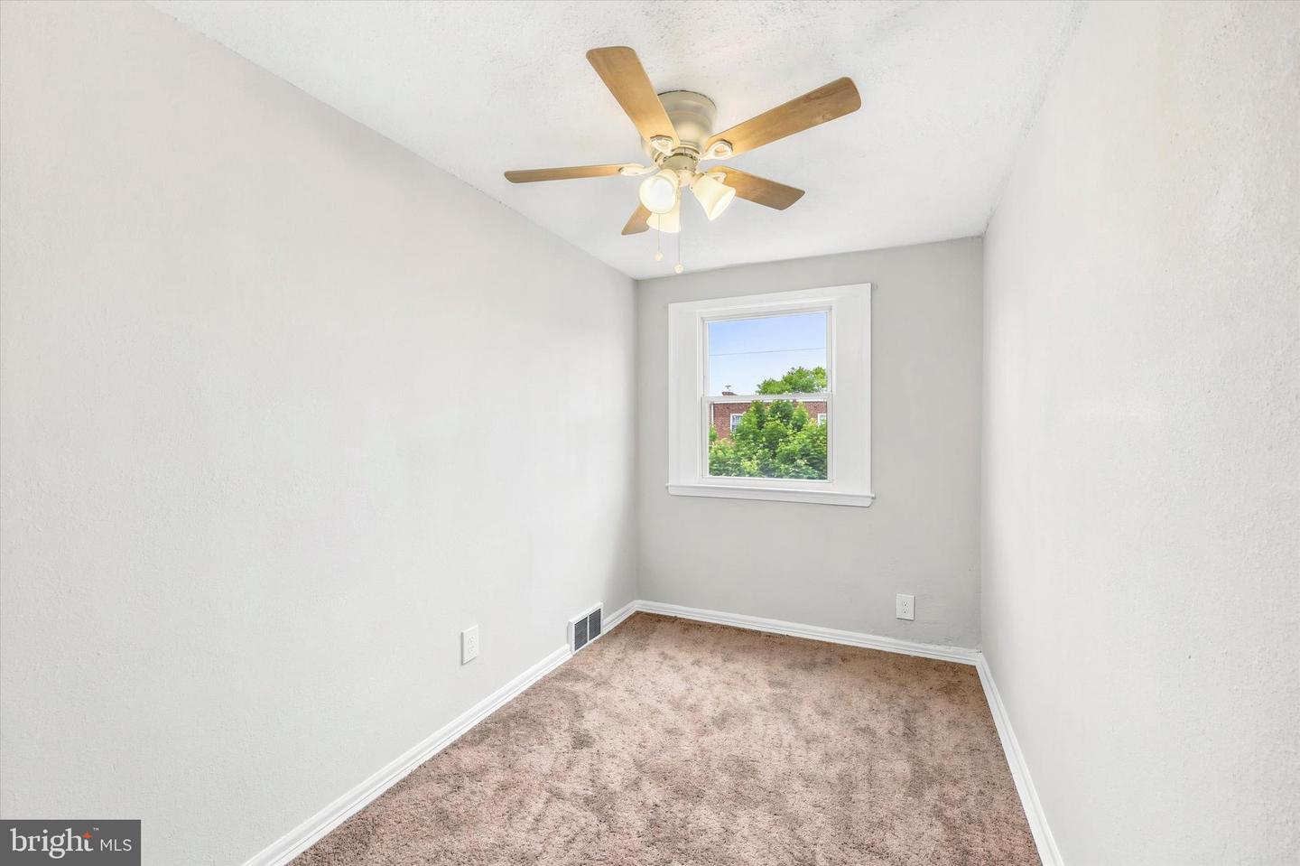 2052 Heather Rd Property Photo 11