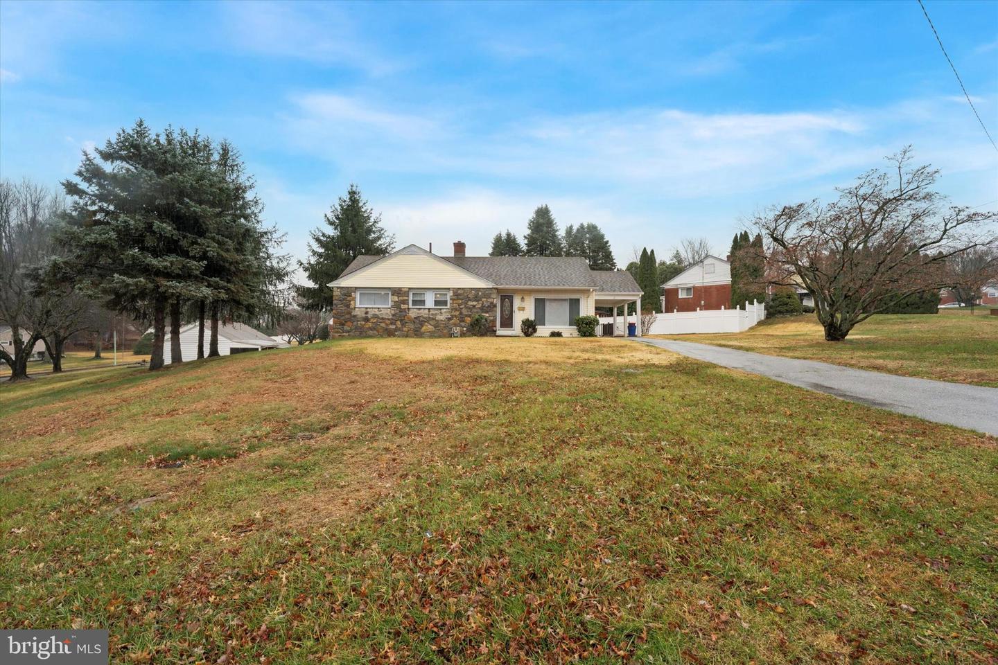 301 S NEW ARDMORE AVE