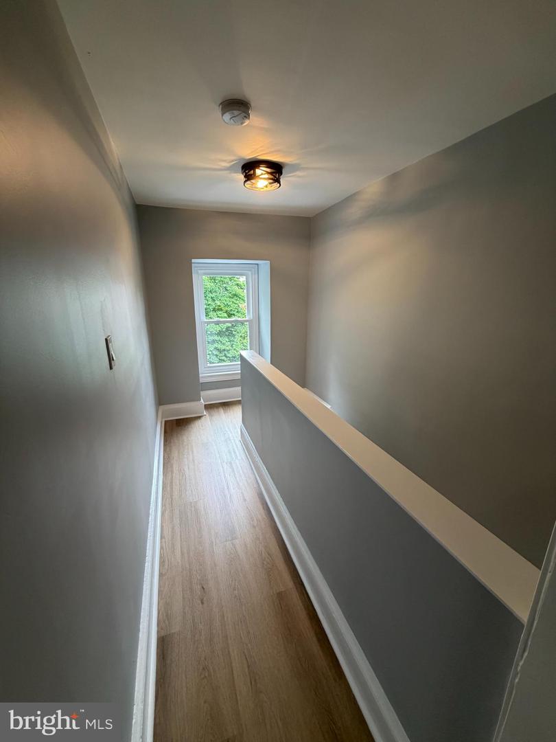 48 N Sycamore Ave Property Photo 9