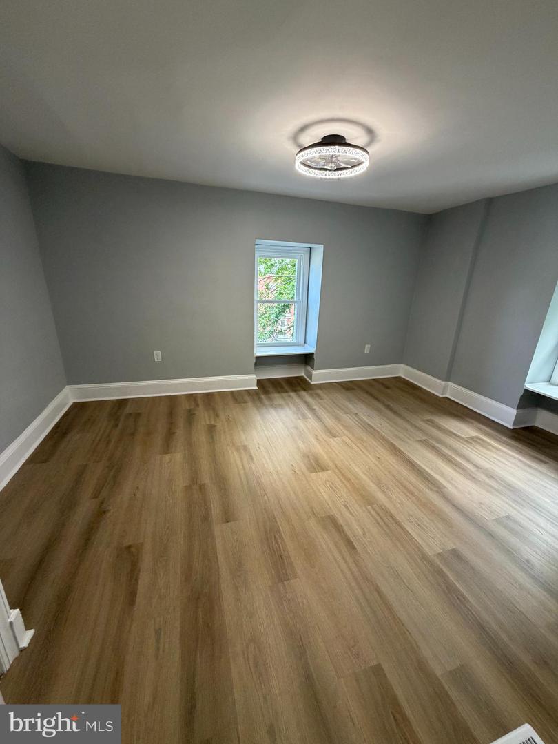48 N Sycamore Ave Property Photo 14