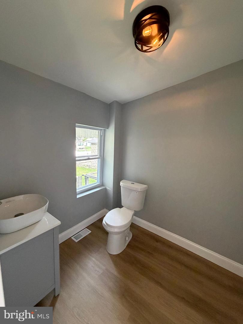 48 N Sycamore Ave Property Photo 21