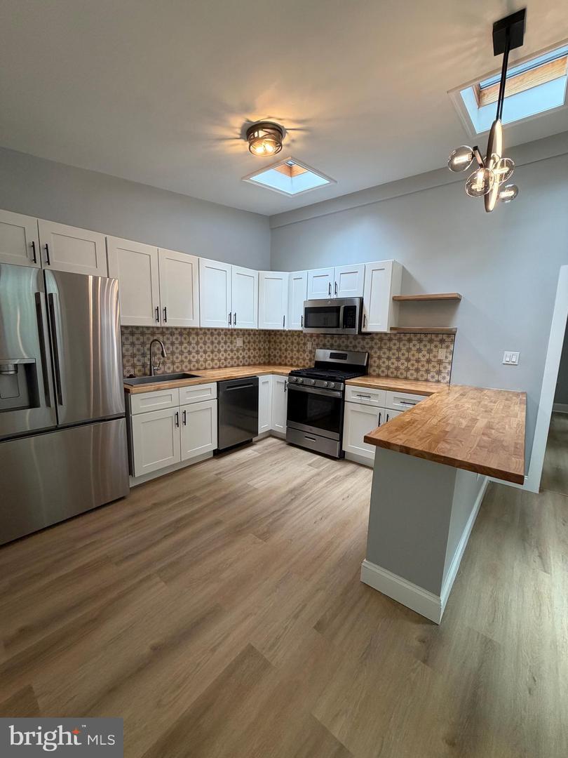 48 N Sycamore Ave Property Photo 22
