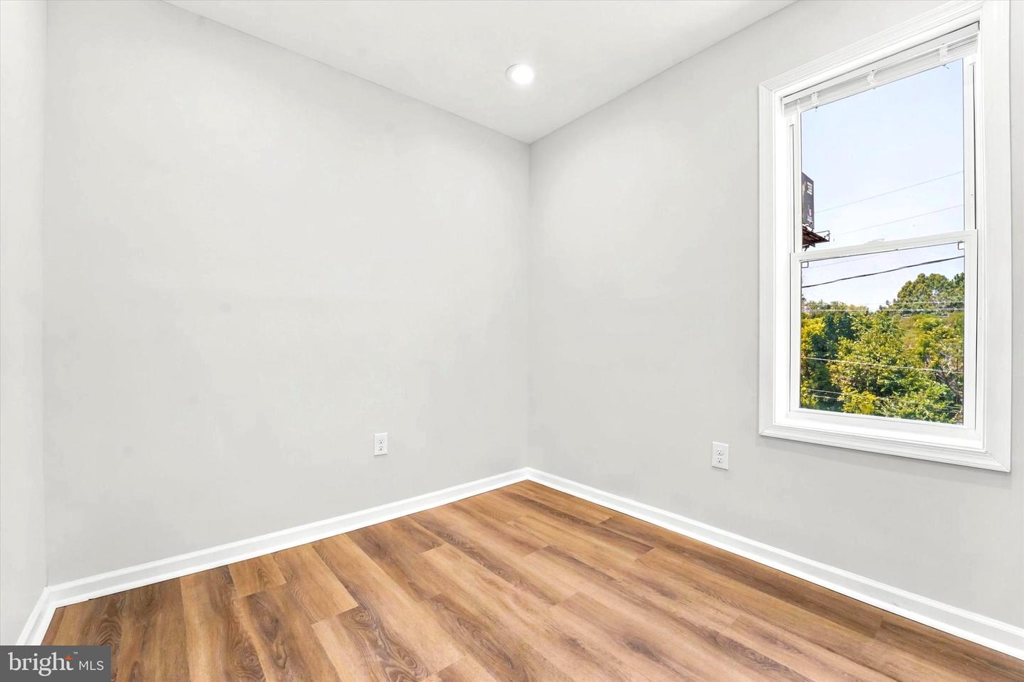 1131 Parker St Property Photo 23