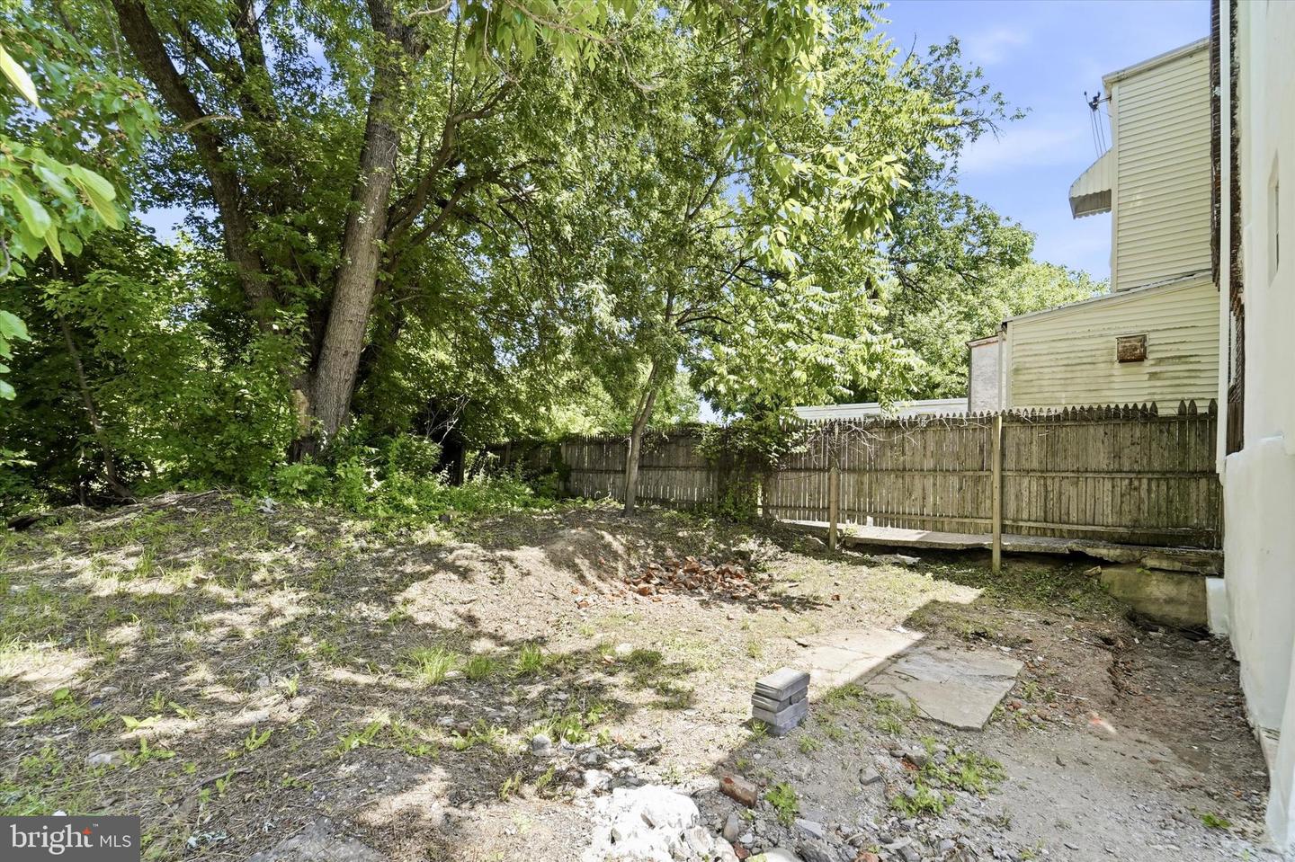 1131 Parker St Property Photo 33