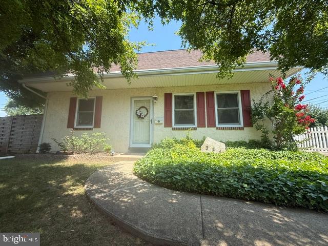 331 E Woodlyn Cir Property Photo 1