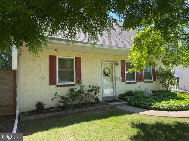 331 E Woodlyn Cir Property Photo 4