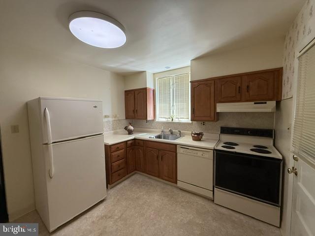 331 E Woodlyn Cir Property Photo 8