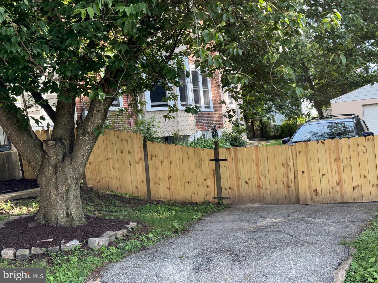 112 E Cooke Ave Property Photo 2