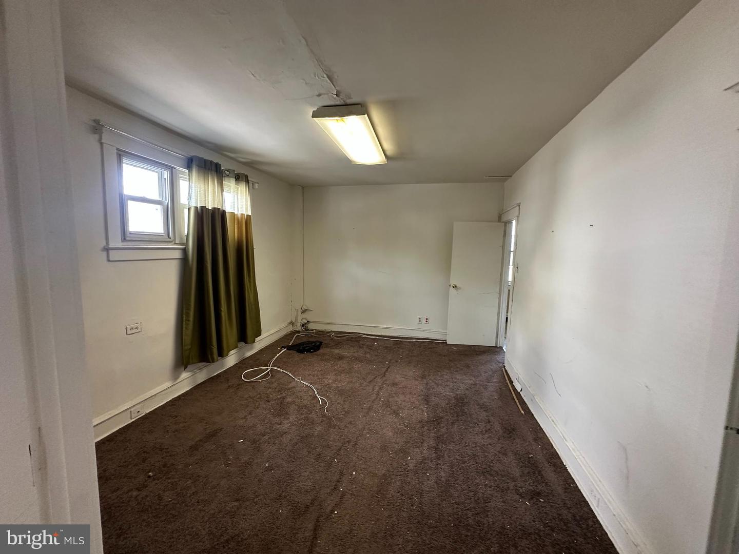 113 Long Ln Property Photo 21