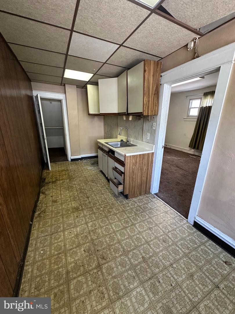 113 Long Ln Property Photo 24