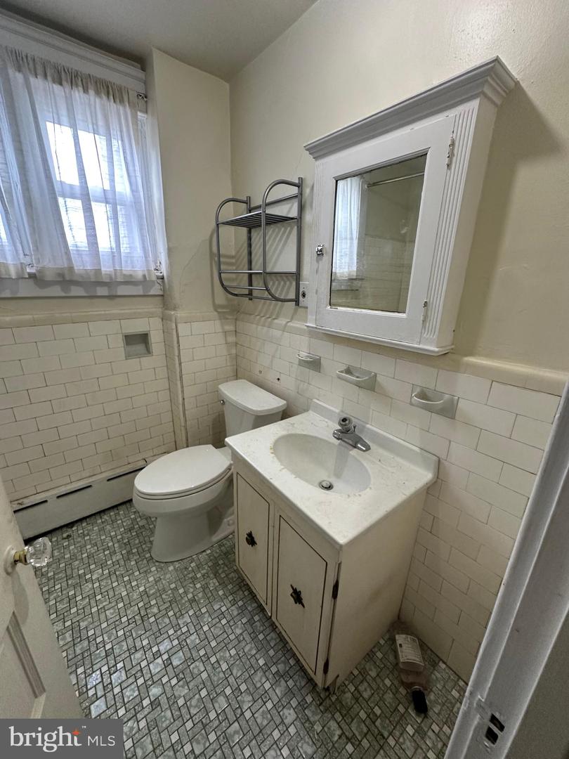 113 Long Ln Property Photo 27