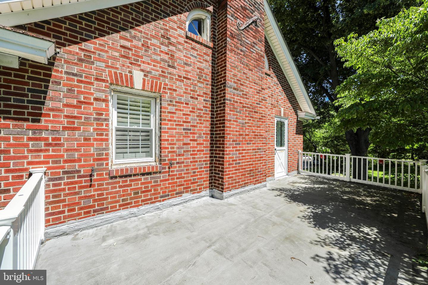 15 Crest Ln Property Photo 32