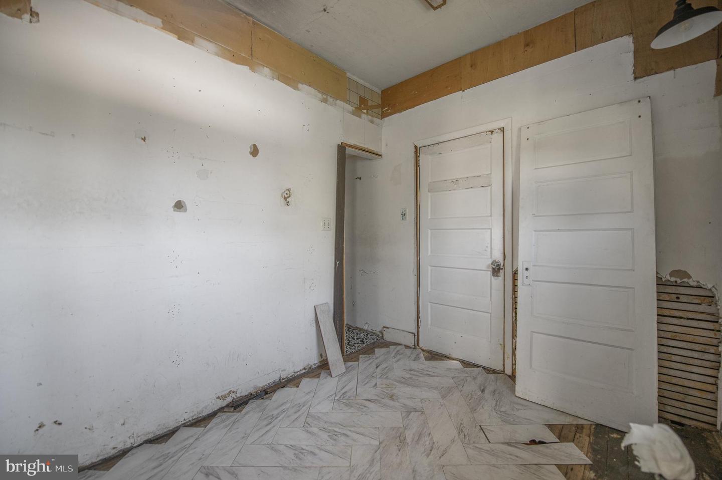 163 Garfield Ave Property Photo 11