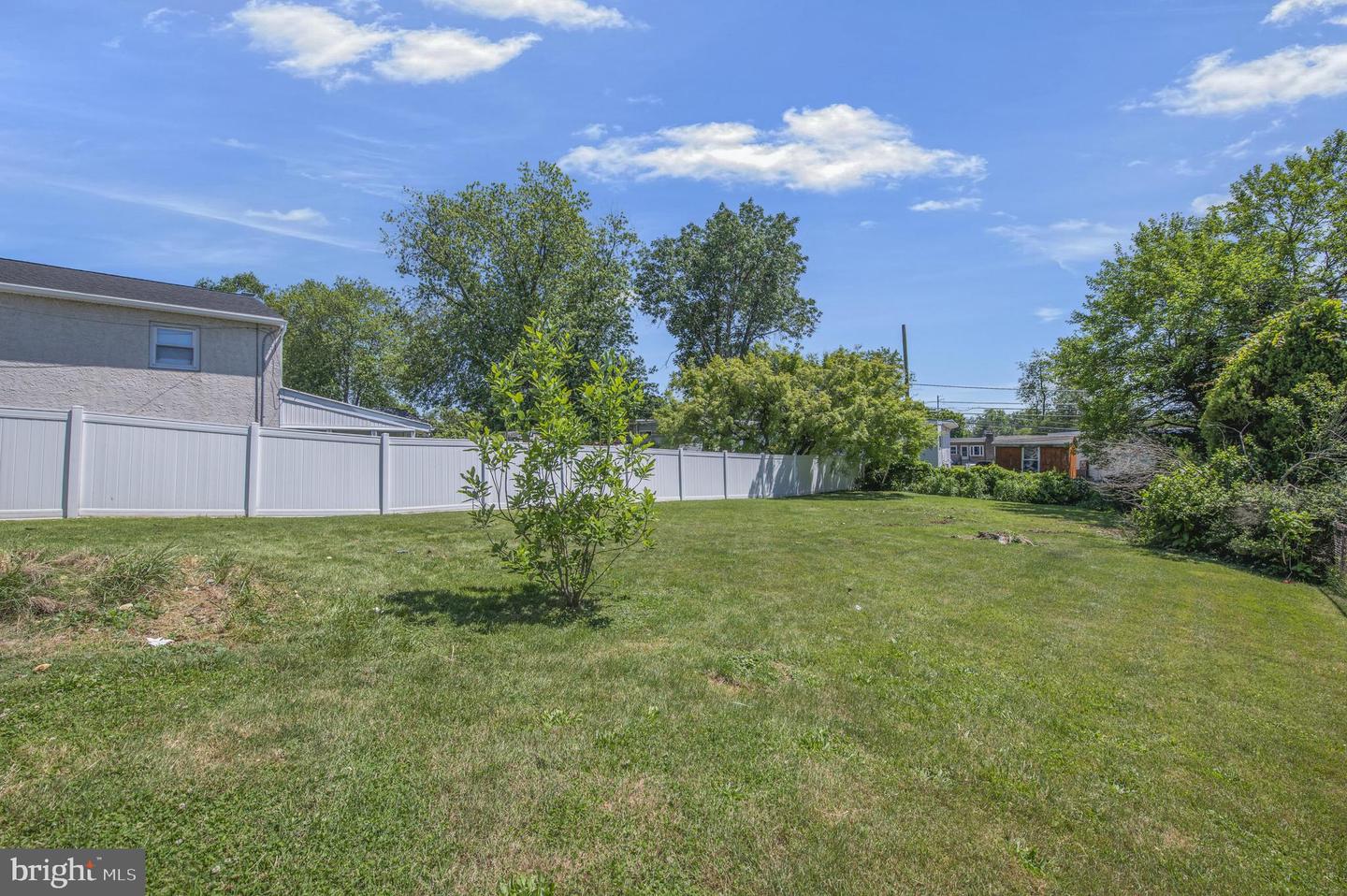 163 Garfield Ave Property Photo 32
