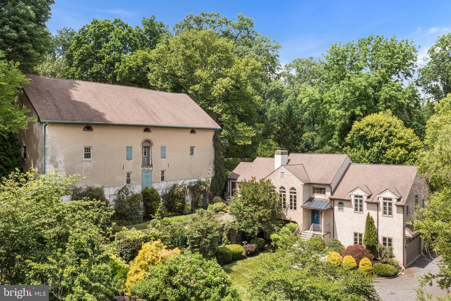 2 TODMORDEN LN