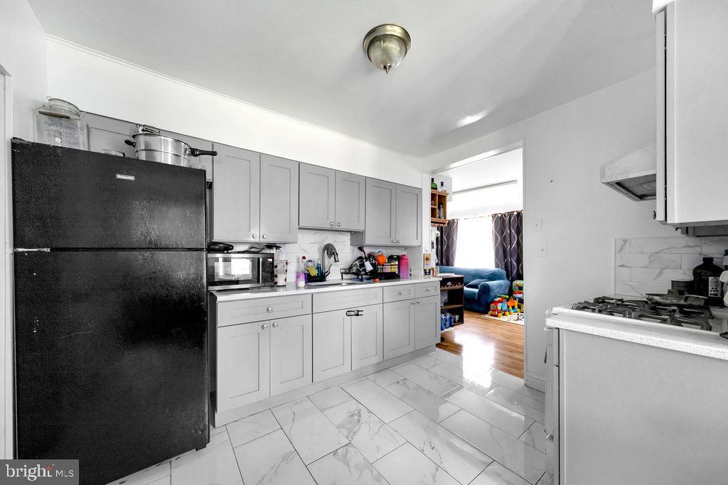 227 S Fairview Ave Property Photo 7