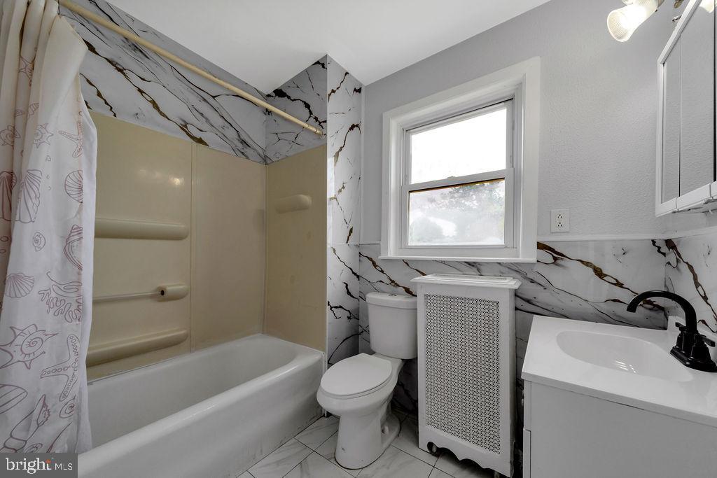 227 S Fairview Ave Property Photo 22