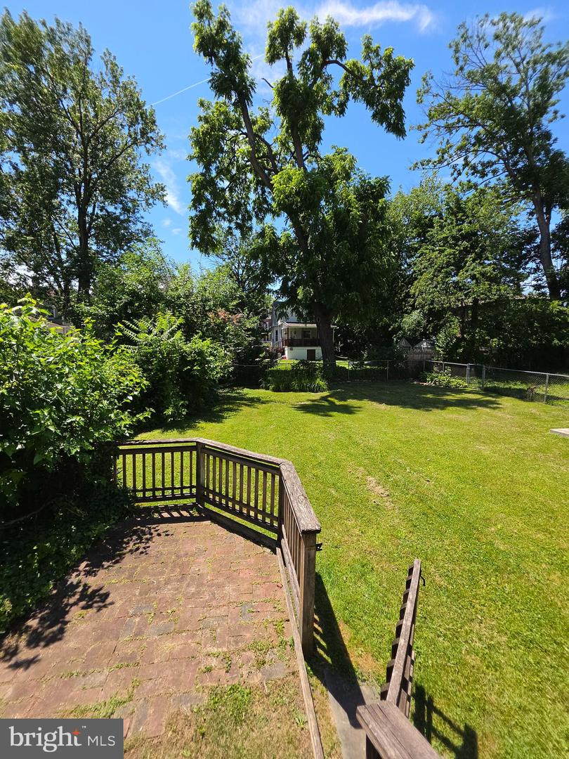 28 Oak Ave Property Photo 1