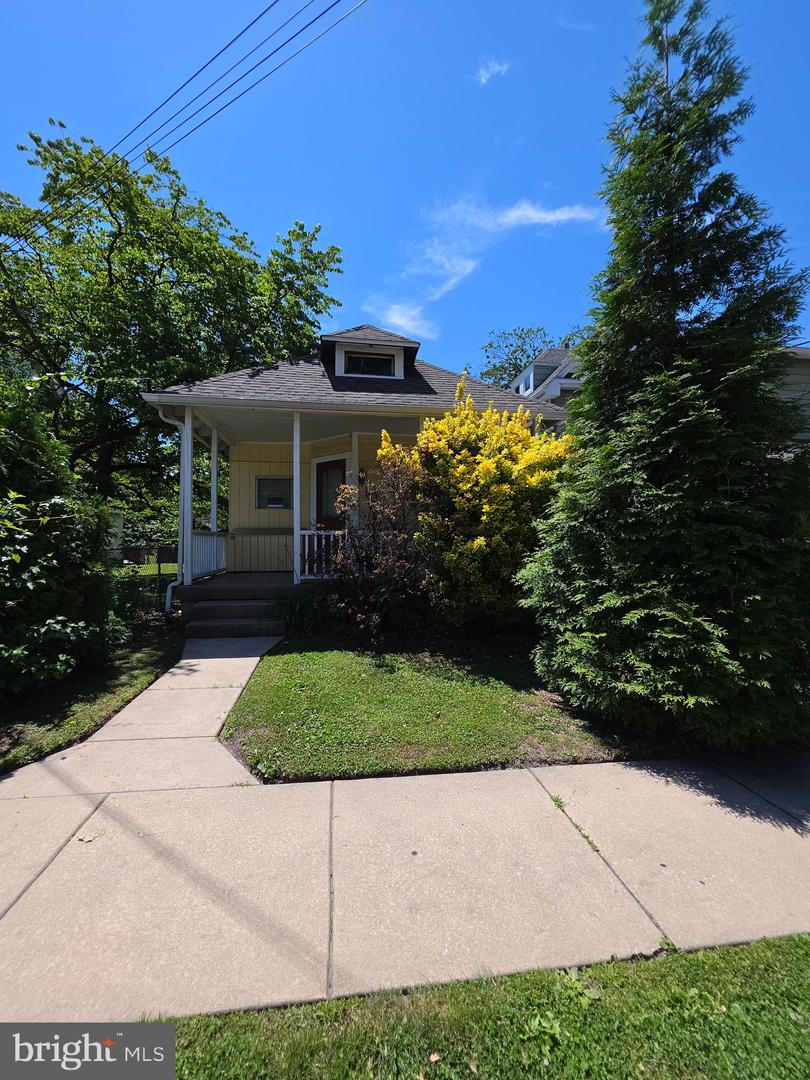 28 Oak Ave Property Photo 5