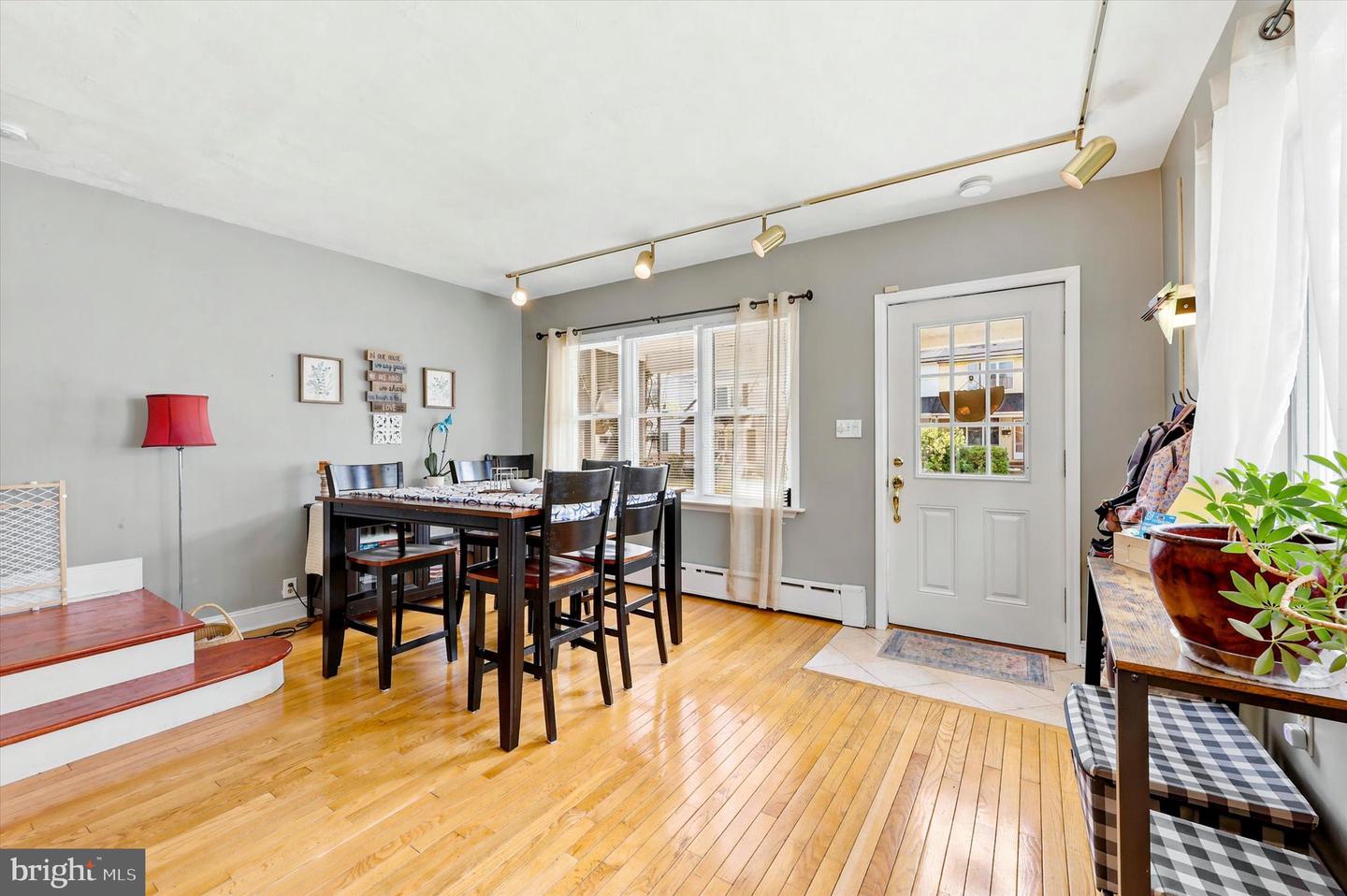 415 Custer Ave Property Photo 4