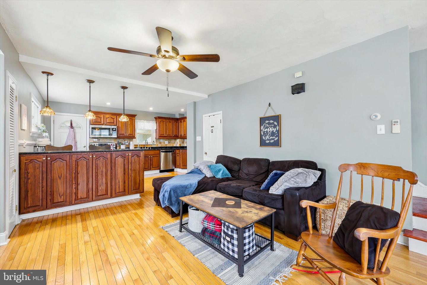 415 Custer Ave Property Photo 8