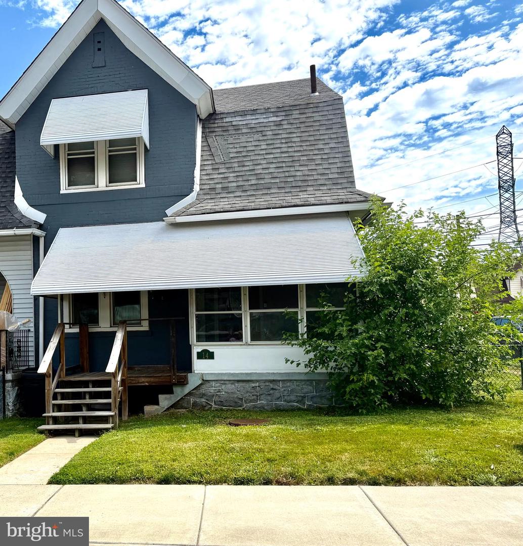 14 Cedar St Property Photo 1