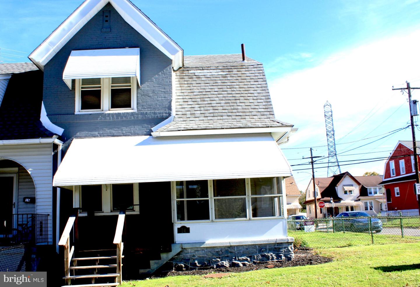 14 Cedar St Property Photo 1