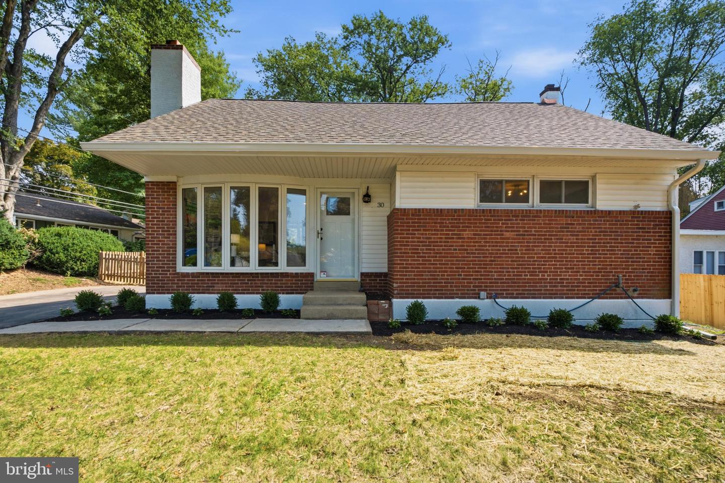 30 Meadowbrook Ln Property Photo 1